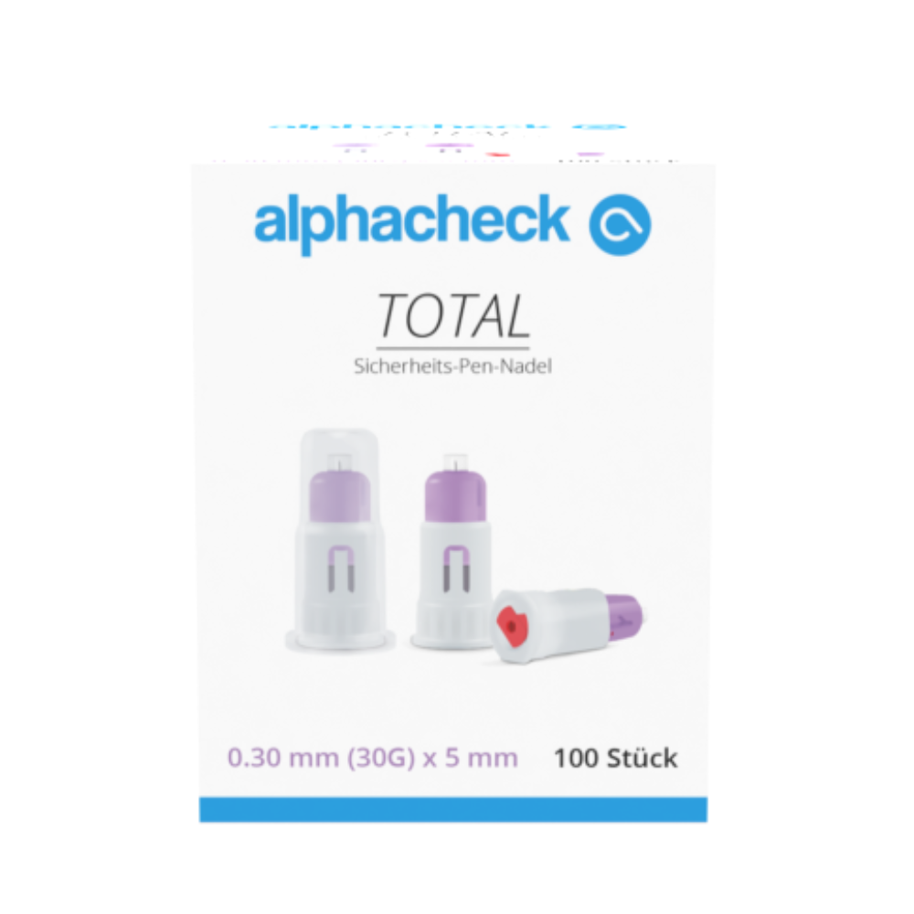 Eine Packung Alphacheck TOTAL Sicherheits-Pen-Nadel 30G x 5 mm von Berger Med GmbH, abgebildet vor weißem Hintergrund. Die Verpackung zeigt zwei Nadelspitzen mit violetten und roten Kappen, die deutlich die Nadelgröße (0,30 mm x 5 mm) und eine Menge von 100 Stück anzeigen, ideal für Insulinpens.