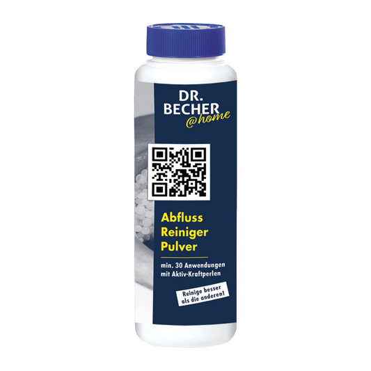 Eine weiße Plastikflasche mit blauem Etikett trägt den Text „DR.BECHER @home Abfluss Reiniger Pulver | Flasche (750 g)“ und „Dr. Becher GmbH“. Das Etikett ist mit einem auffälligen QR-Code versehen und gibt bei regelmäßiger Anwendung „min. 30 Anwendungen mit Aktiv-Kraftperlen“ an. Die Flasche hat einen dunkelblauen Verschluss.