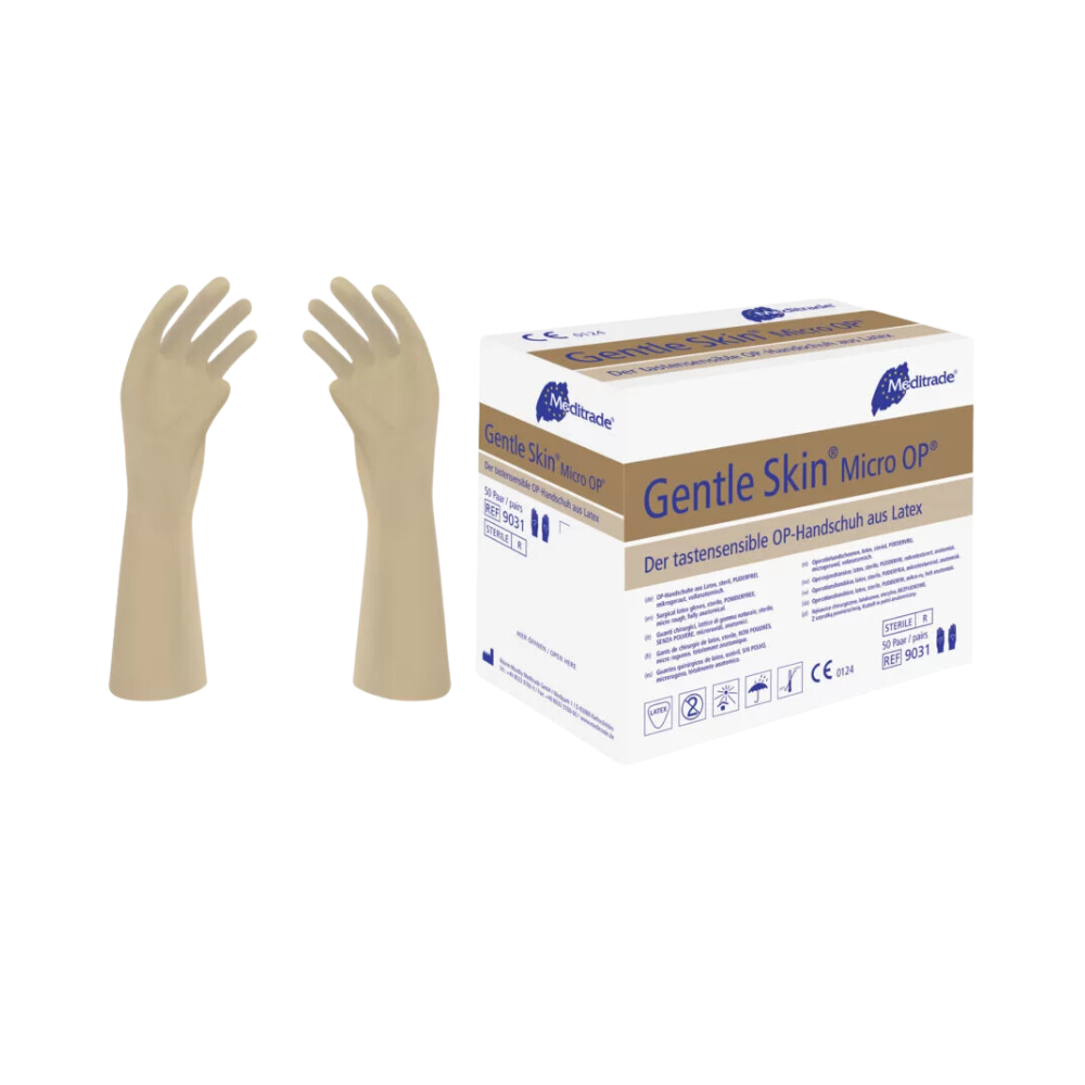 Bild einer Schachtel Meditrade Gentle Skin® Micro OP®, OP-Handschuhe aus Latex von Meditrade GmbH neben einem Paar Handschuhe. Die Verpackung enthält Text in Deutsch und verschiedene Symbole. Die beigefarbenen Operationshandschuhe sind mit der Handfläche nach außen abgebildet und zeigen ihre mikrotexturierte Oberfläche.